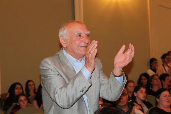 166048 622321874 n 70