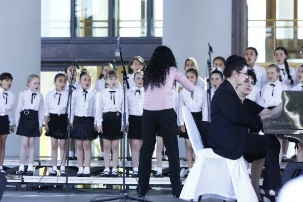 603015 82385842 n 47